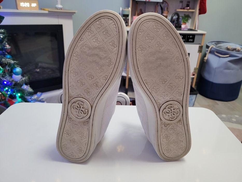 Кецове Guess черни и бели