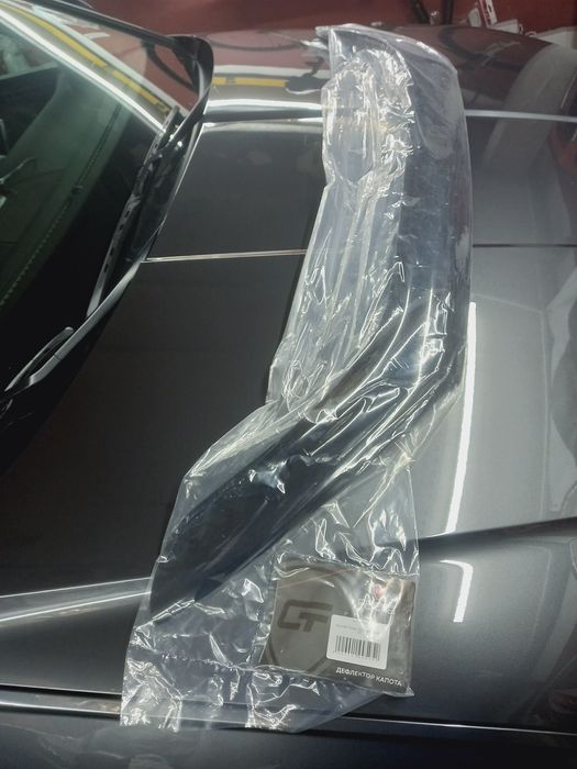 Продам дефлектор капота (мухобойка)