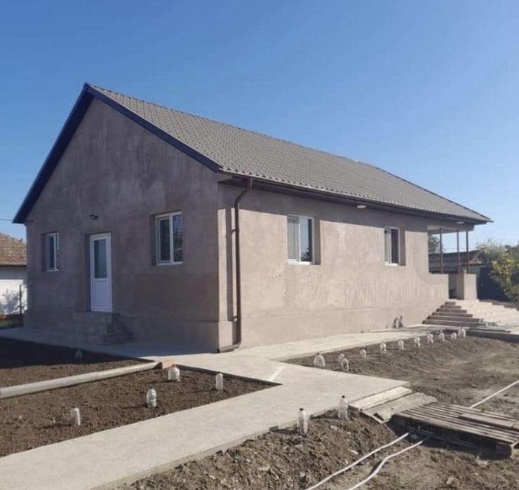 Vand case modulare la cheie