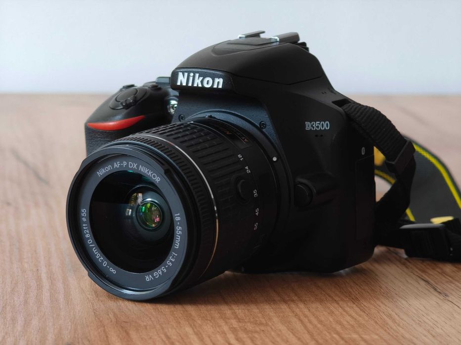 Nikon D3500 с два обектива (18-55mm + 50mm 1.8G)