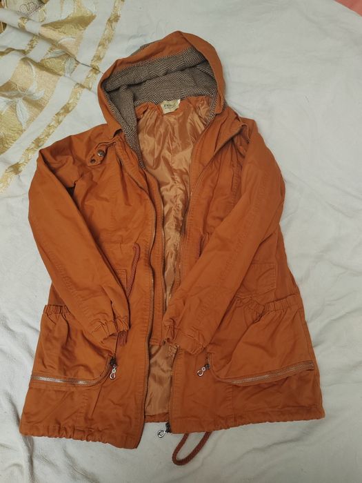 Продаётся куртка осенняя