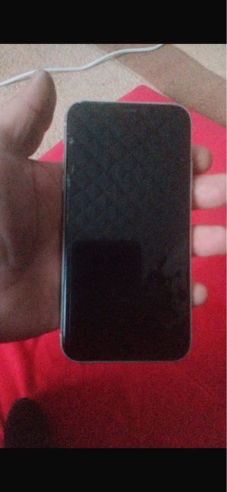 Продам iphone 11 память 64 акб 81