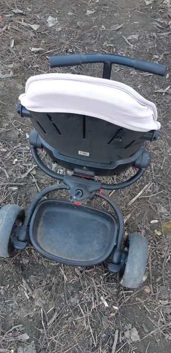 Tricicleta cu pedale