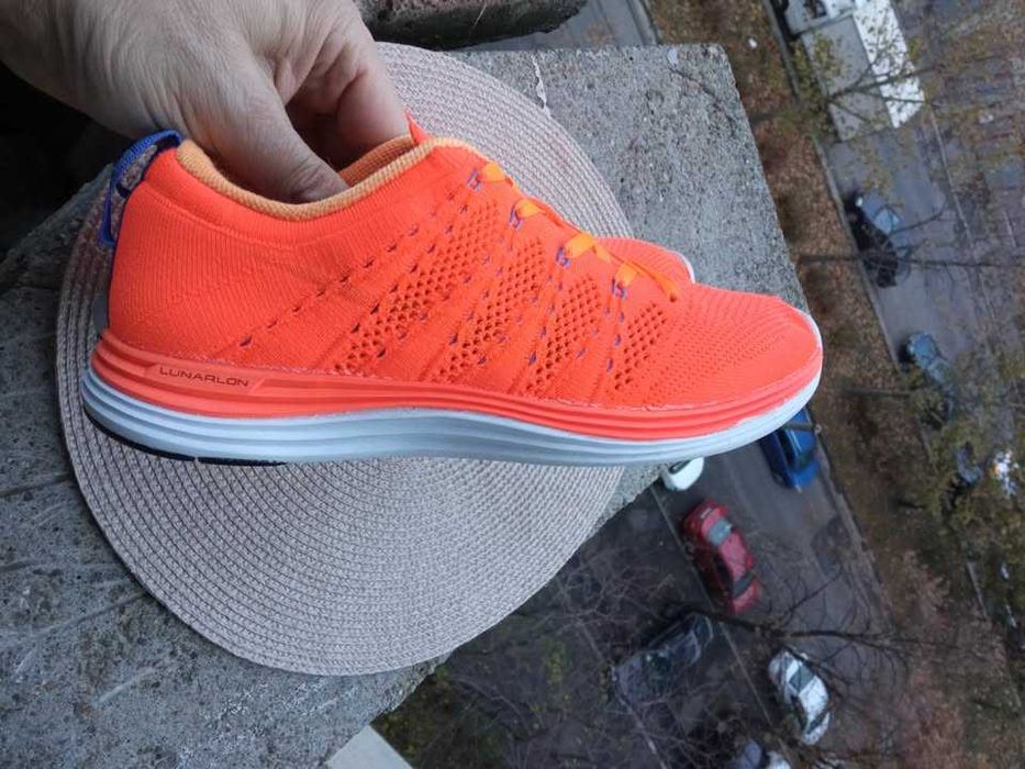 Nike Flyknit Lunaron, marime 40.5, UK 6.5 (25.5 cm) made in Vietnam.