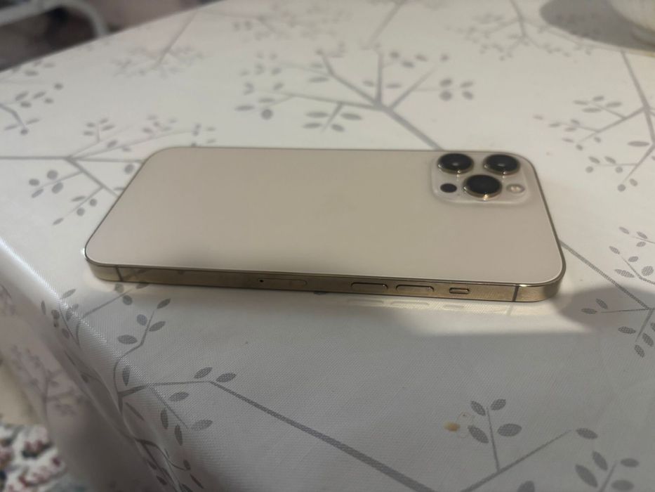 Продам айфон 12 про макс