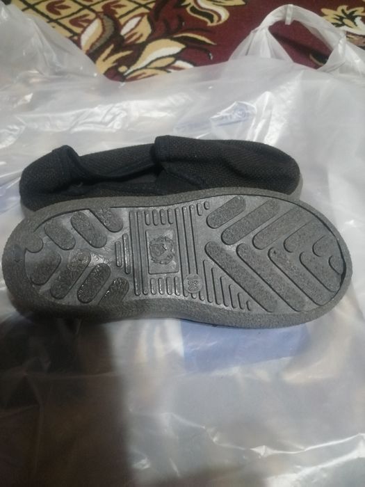 Обувь - детская.