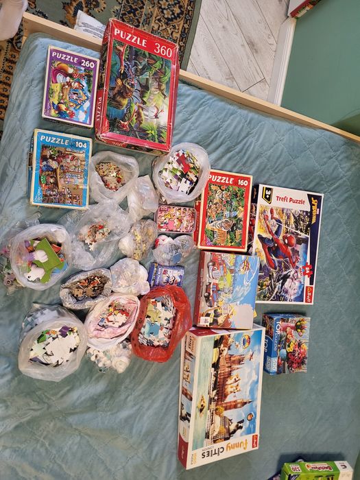 Пазлы и игрушки разные