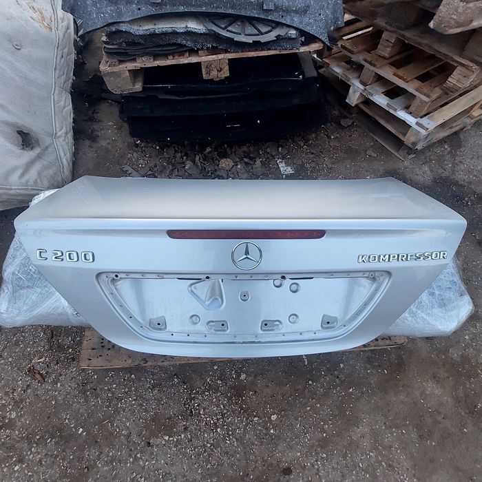 Заден капак Мерцедес Ц класа W203 седан