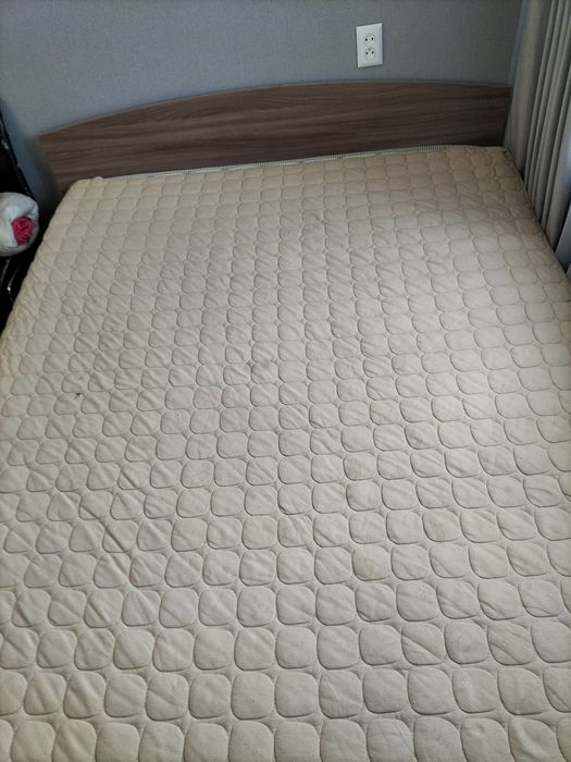 Спальный кровать