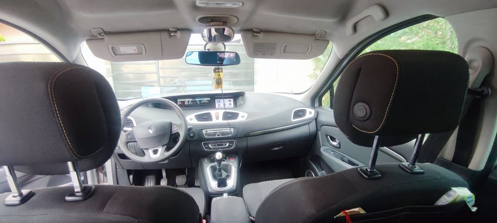 RENAULT Grand Scenic 2011 — imagine 3