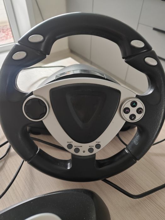 Игровой руль для ПК
