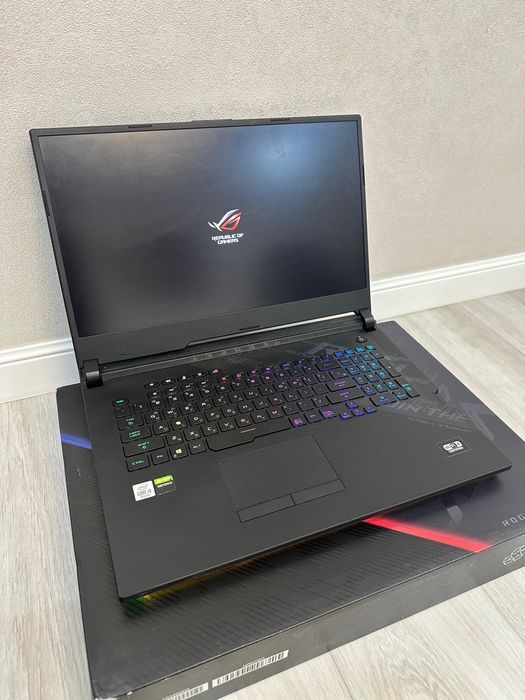 Игровой ноутбук ASUS ROG Strix