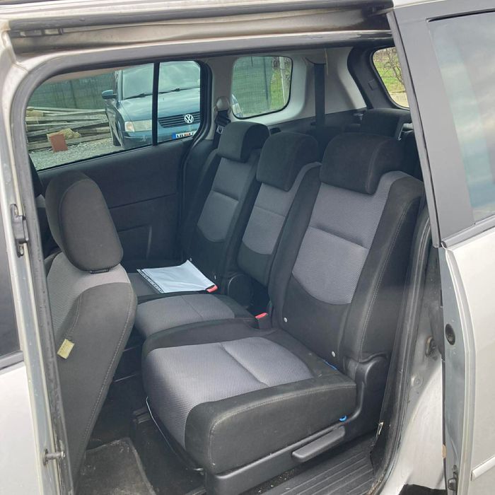 Vand urgent Mazda 5 cu 7 locuri