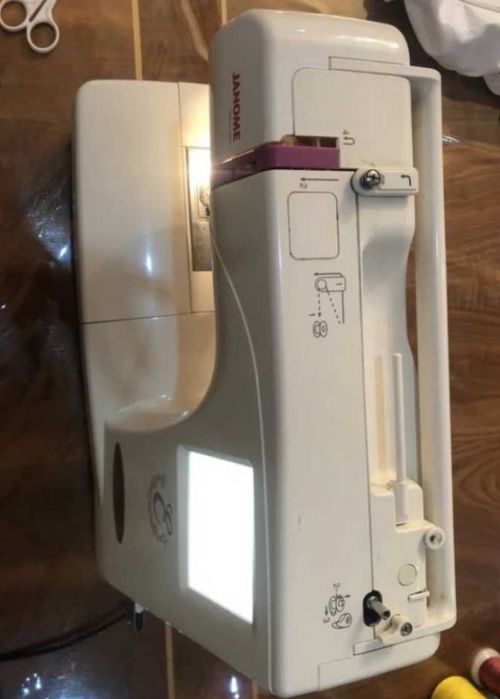 Vishipka tikuv mashinkasi Janome