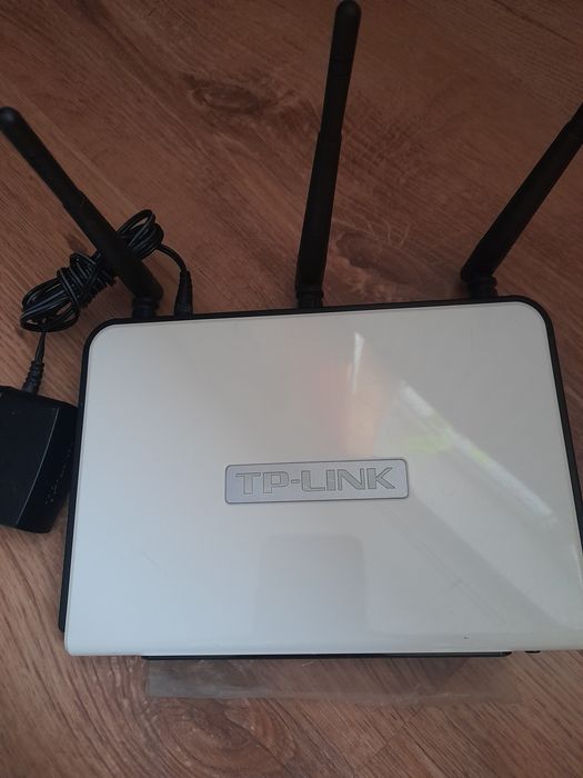 Router wireless TP LINK N300 ,TL-WR 940 N