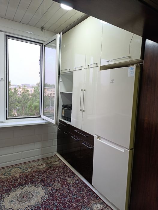 Юнусабад -19 2 х комн.передел.в трёх с обстановкой.