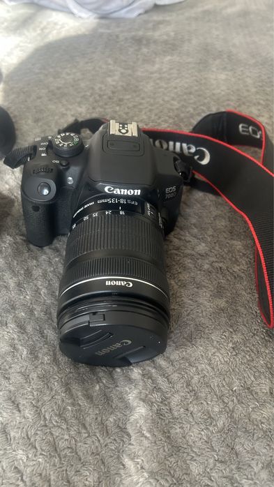 Фотоаппарат Canon EOS 700D