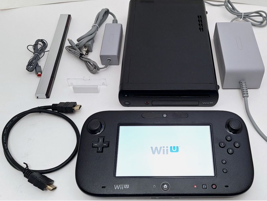 Nintendo Wii U cu extra controler si set de jocuri