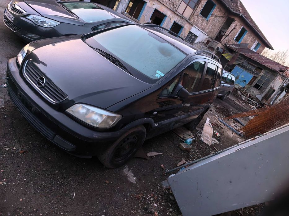 Опел Зафира А, на Части