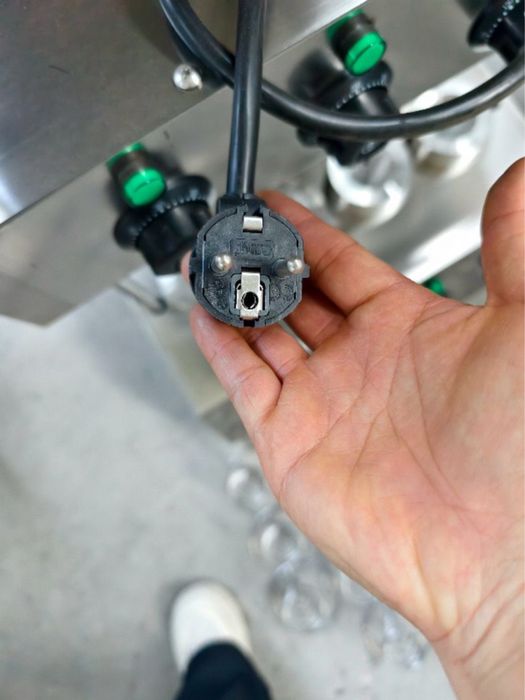 Универсальная машина для  работы с тестом