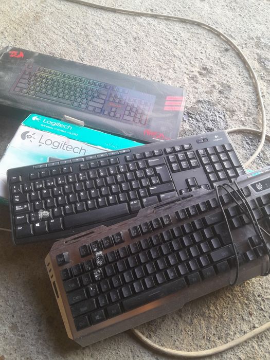 Tastaturi de vanzare 250 lei