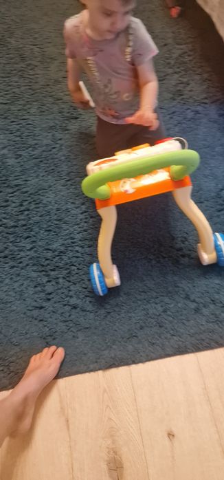 Vând premergător super distractiv și educativ, ideal pentru bebe