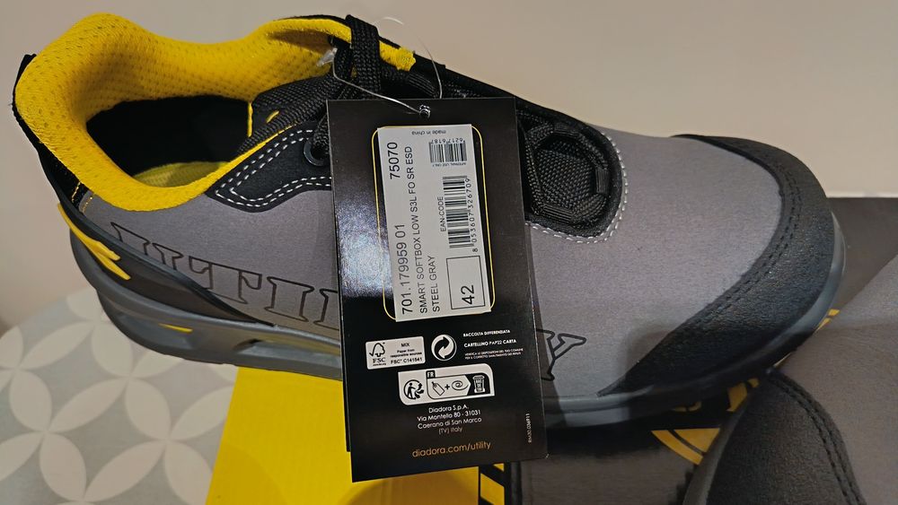Продавам  работни обувки diadora