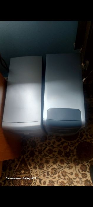 Стари компютри ,монитор и две клавиатури HP