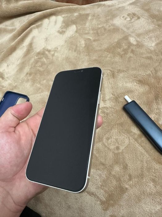Продам.     Iphone 12