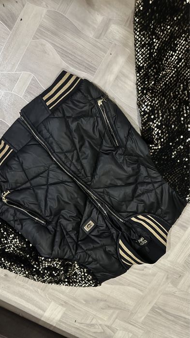 Продам куртку новую