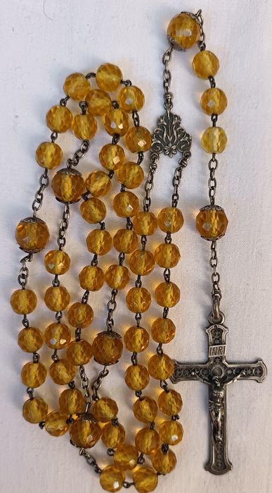 Розарий. Антична молитвена броеница.
