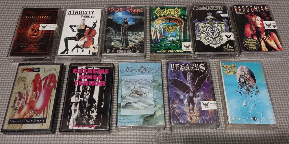 Аудио касети с метъл по 14 лева