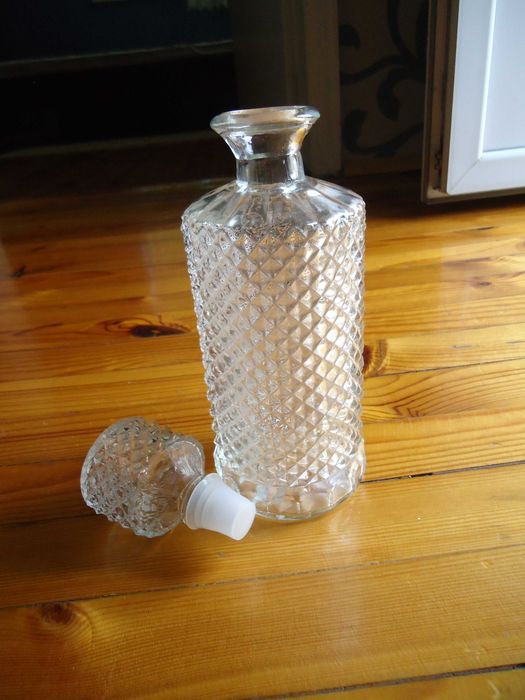 гарафа/ шише  за уиски