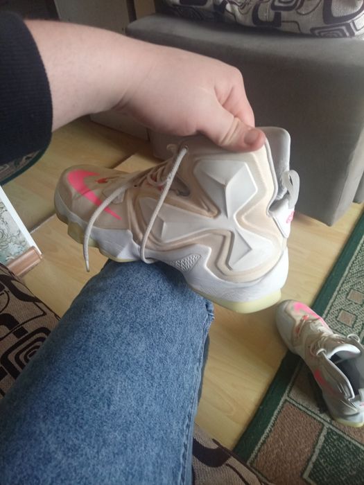 Продам баскетбольную обувь