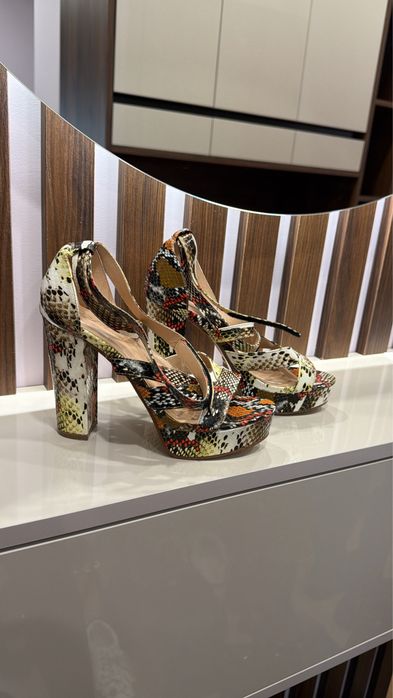 Сандали на ток  БЕЗ ЗАБЕЛЕЖКА