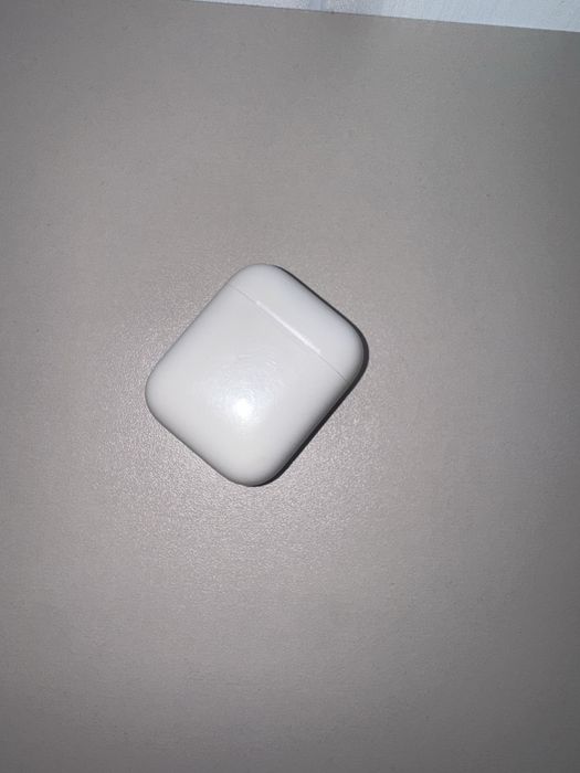 Наушники Airpods 2 ( Только КЕЙС )