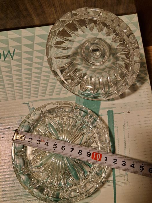 Vând vase sticla, fructiera, bomboniera și sticla de rubin