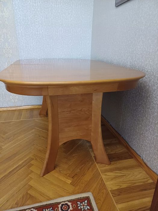 стол обеденный деревянный