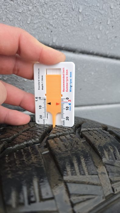 4бр Джанти със зимни гуми 4х100 Рено Renault 15ки 15 цола