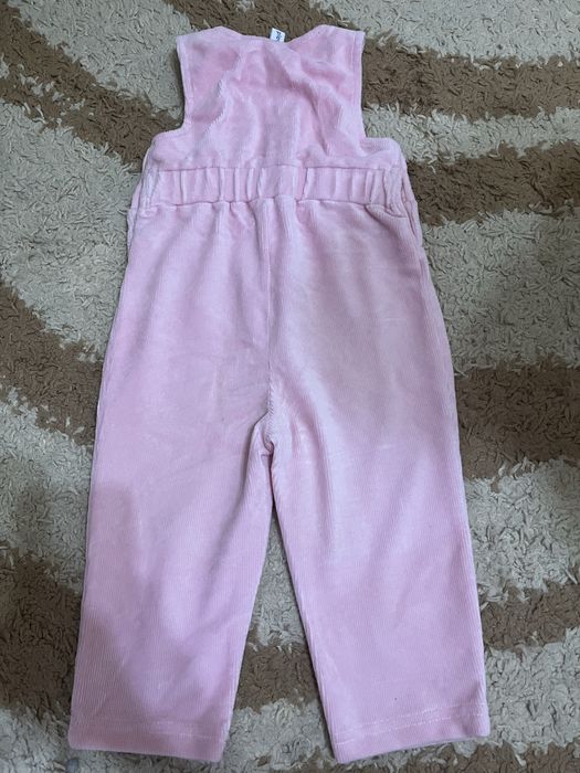 Продам комбинезон для девочки