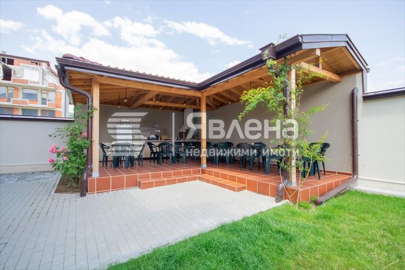 Продава се Хотел в Приморско - 715 кв.м за 826 €/кв.м - Снимка #11