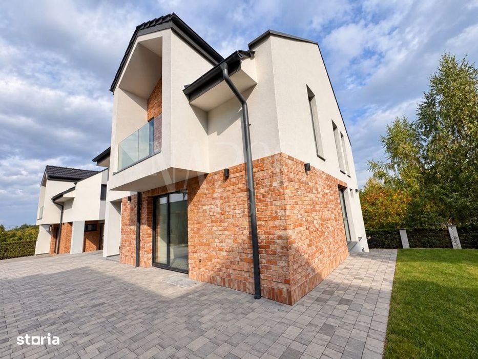 Casa 5 camere de vanzare in Floresti