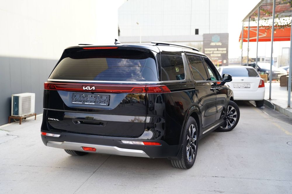 KIA CARNIVAL 3.5  4 pozitsiya sotiladi