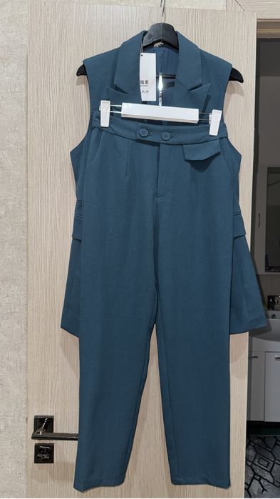 Срочно продам костюм