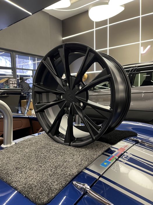 Кованые диски R20 на Lexus LX570