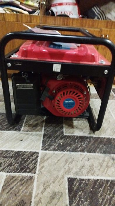 Продам генератор новый