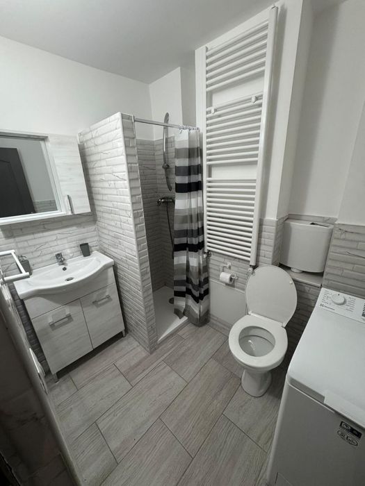 Închiriez apartament cu o camera