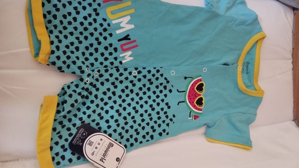 детски дрехи и играчки