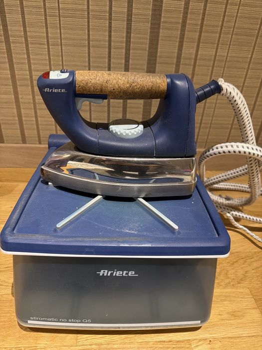 Парогенератор / отпариватель для одежды