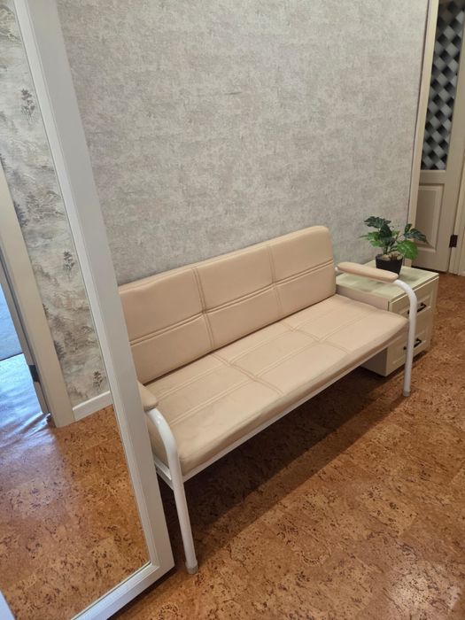 Шикарная белая прихожая